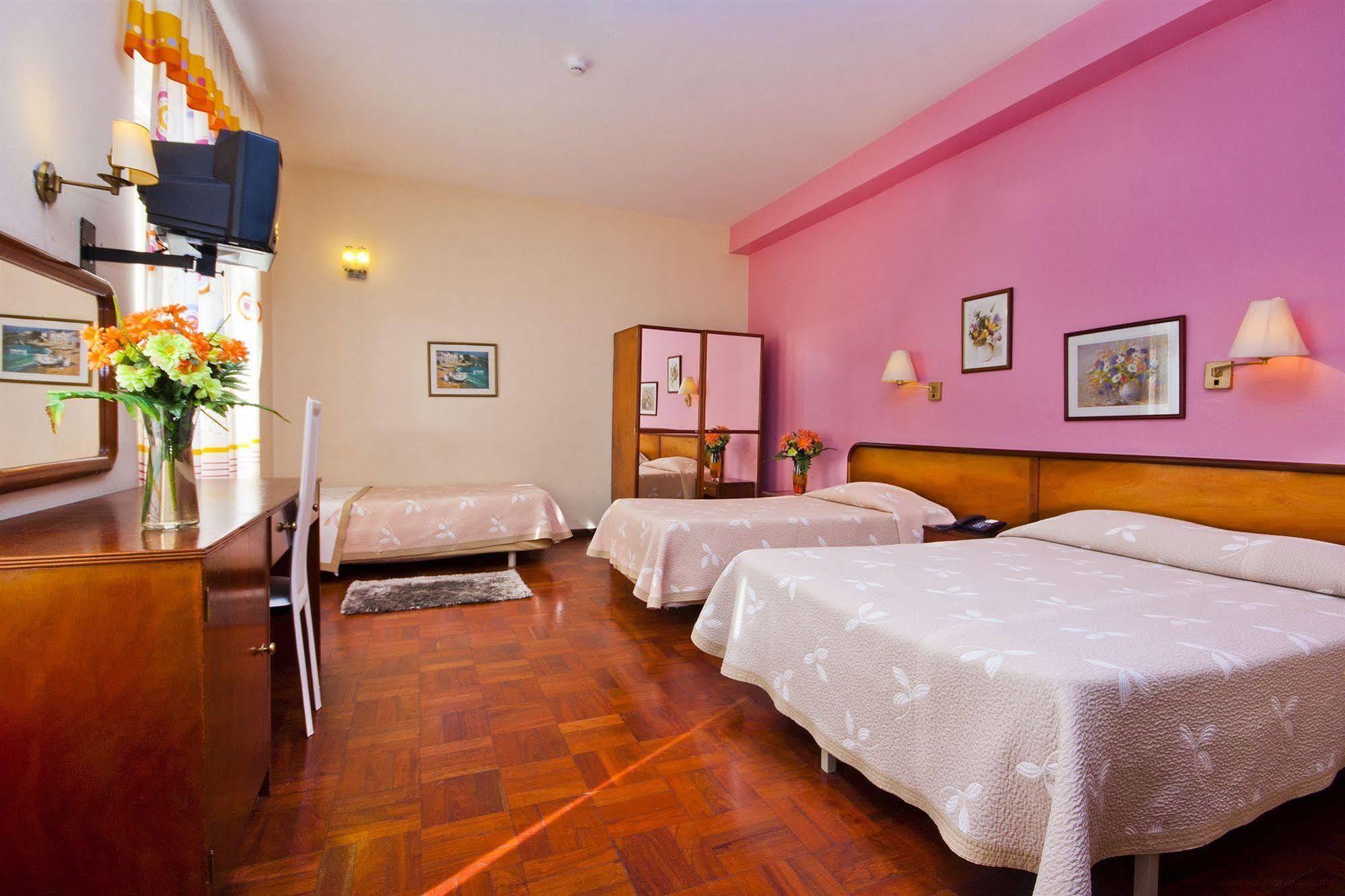 Residencial Colombo Bed and Breakfast Φουνκάλ Εξωτερικό φωτογραφία